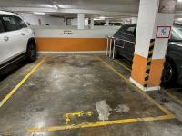  Aberdeen Carpark  Chi Fu Road  Chi Fu Fa Yuen Yar Chee Villas  parking space photo 香港車位.com ParkingHK.com